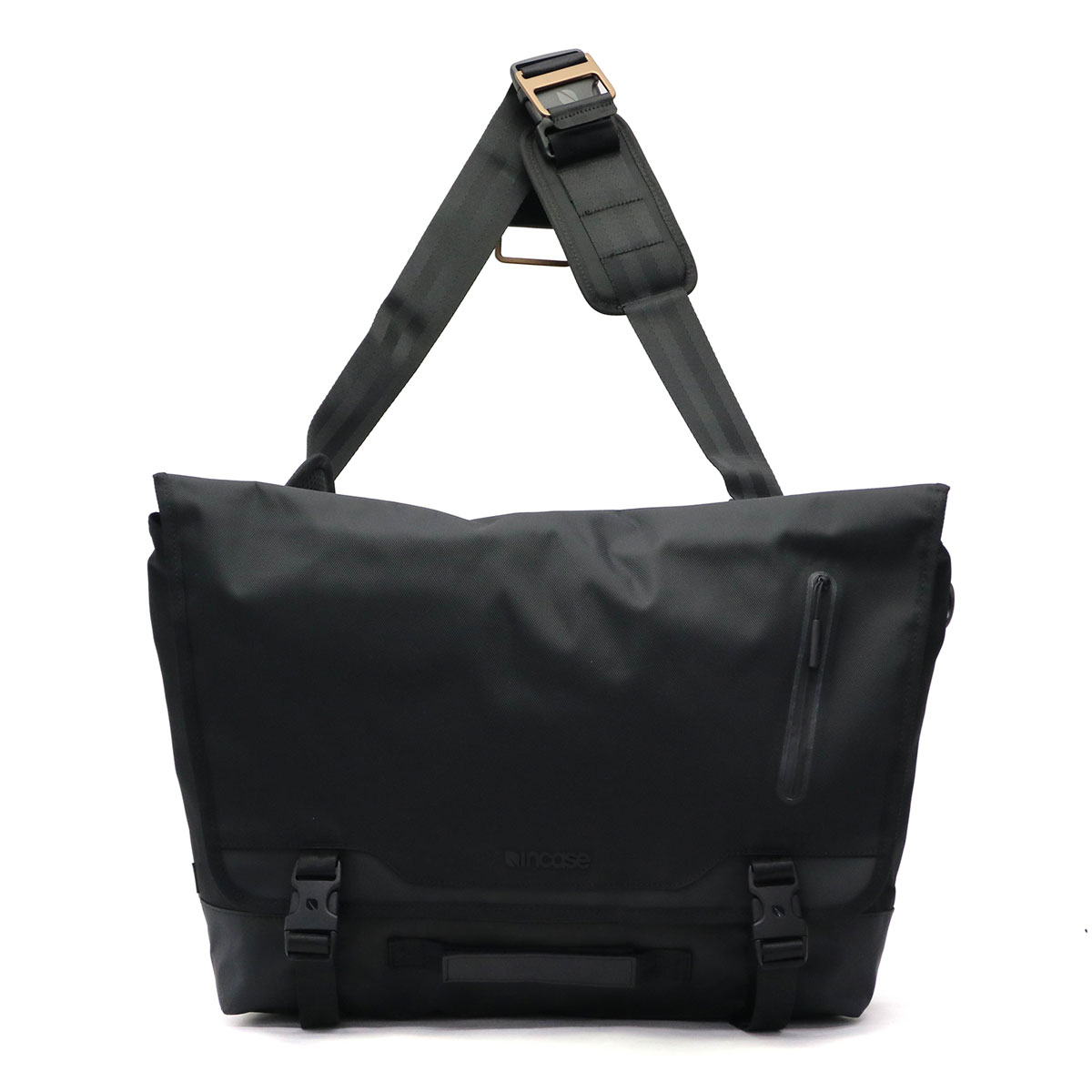 【日本正規品】incase インケース Sport Messenger Bag メッセンジャーバッグ｜【正規販売店】カバン・小物の専門店の