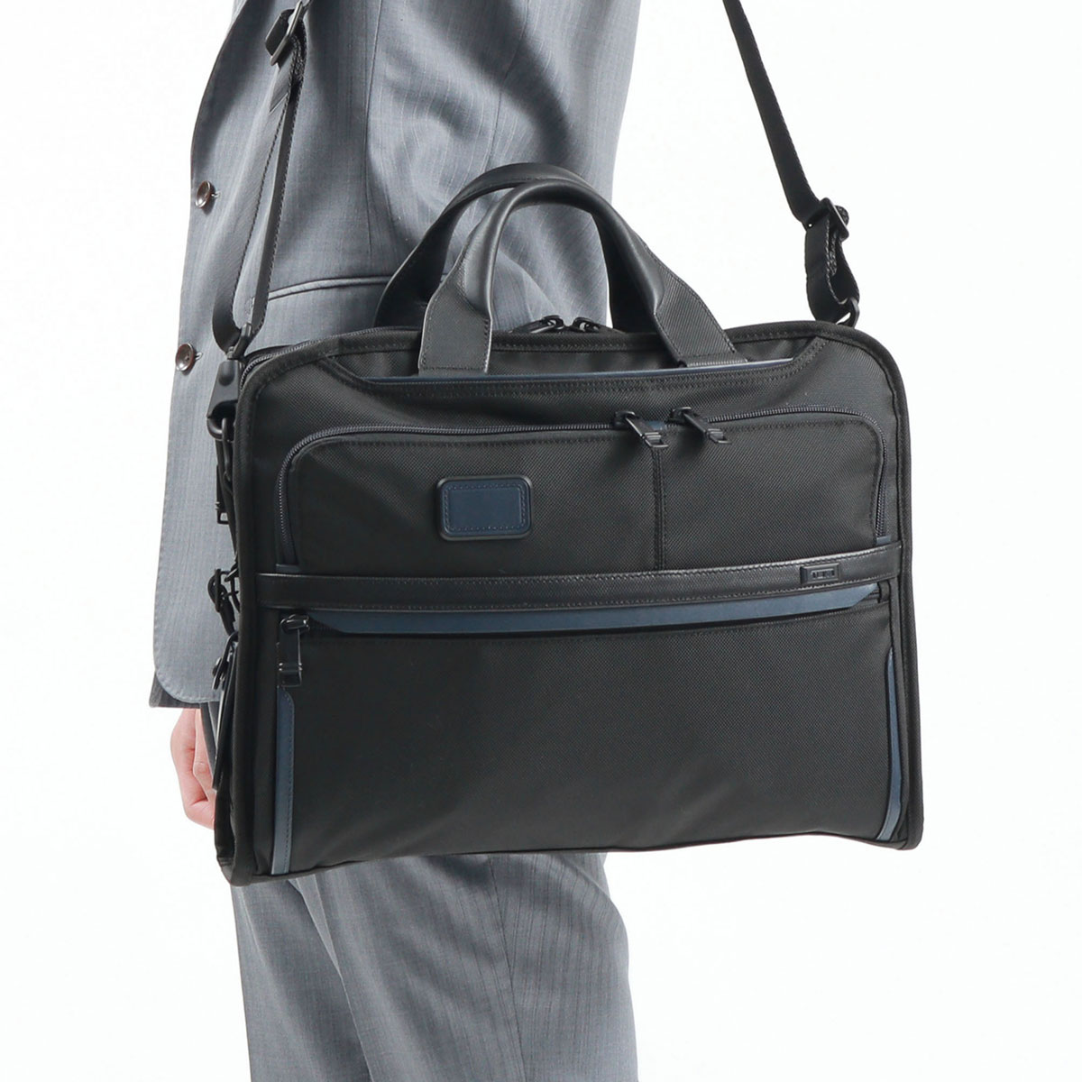 【Shin3588様】TUMI Alpha3オーガナイザーポートフォリオブリーフ tum00200-m-01-pl.jpg